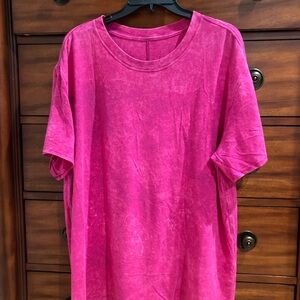 Lulu Lemon bright pink short sleeve TShirt